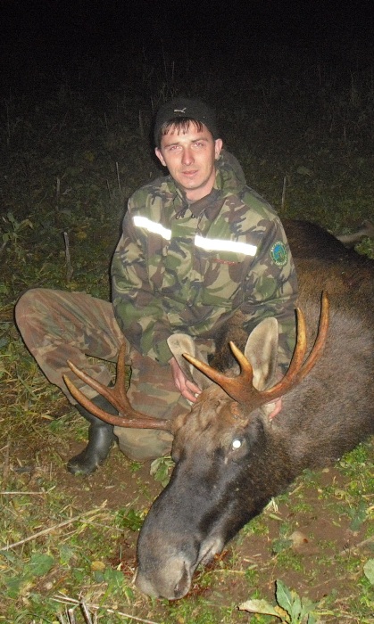 hunter_elk_Barsuki.JPG