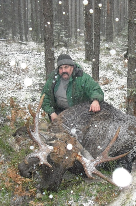hunter_elk_Berezina.JPG